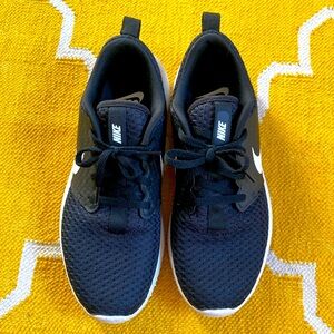 Nike Golf shoes 6 youth black